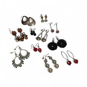 11 pairs of earrings